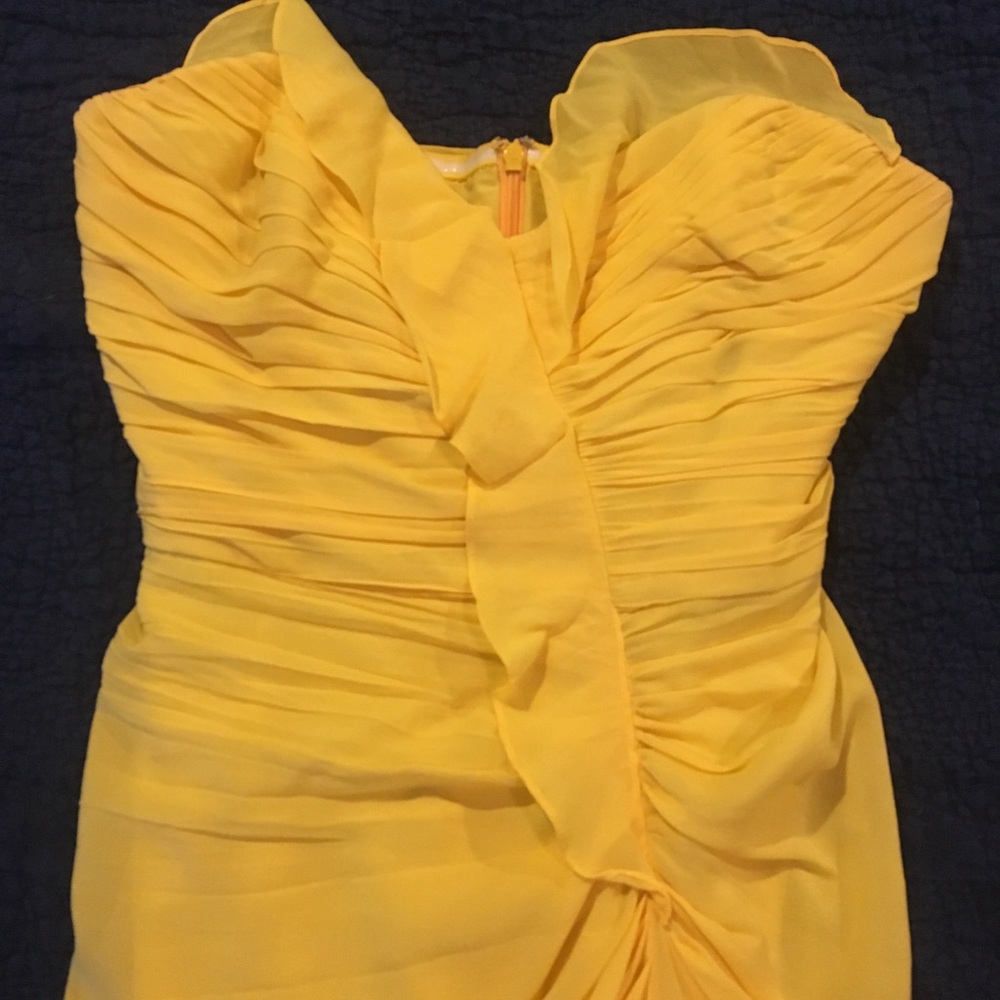 Gorgeous goldenrod Badgley Mischka evening gown 💛